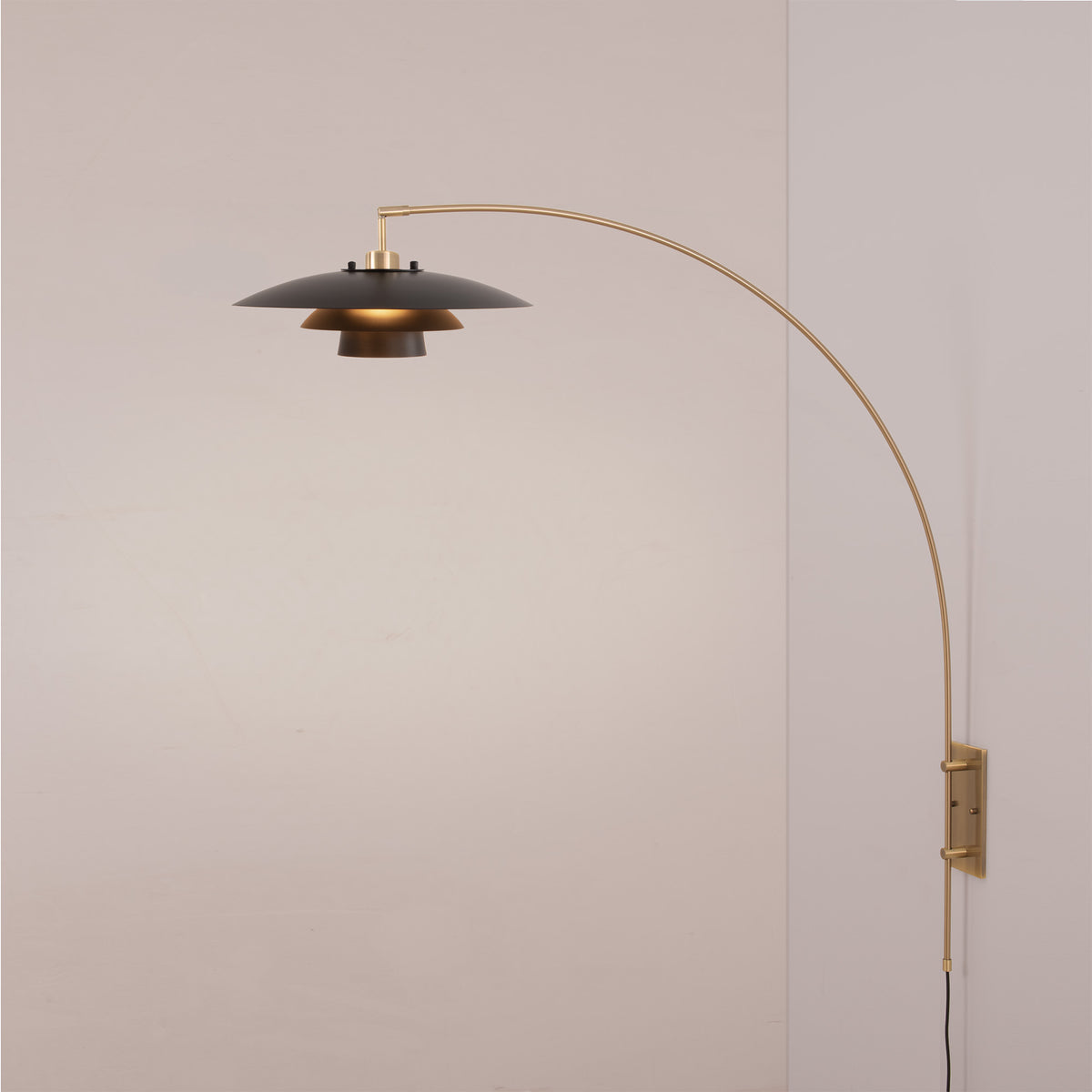 Rancho Mirage Wall Mounted Arc Lamp by Nova of California – view 2