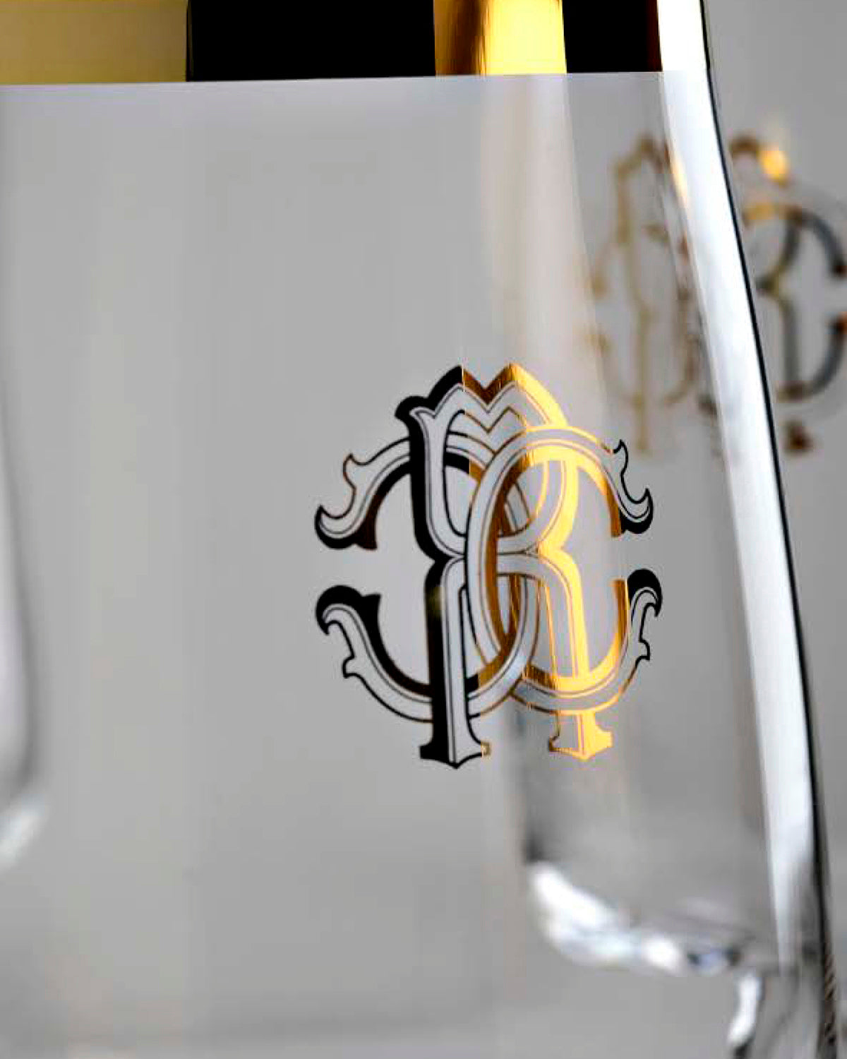 Roberto Cavalli Home New Monogram Gold water goblet – photo 5