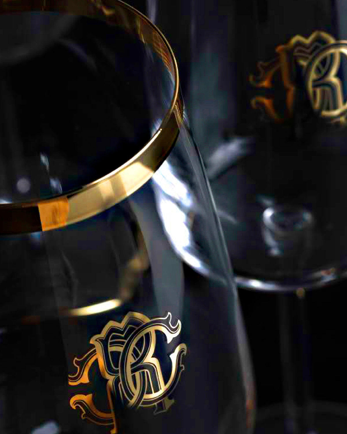 Roberto Cavalli Home New Monogram Gold water goblet – photo 4