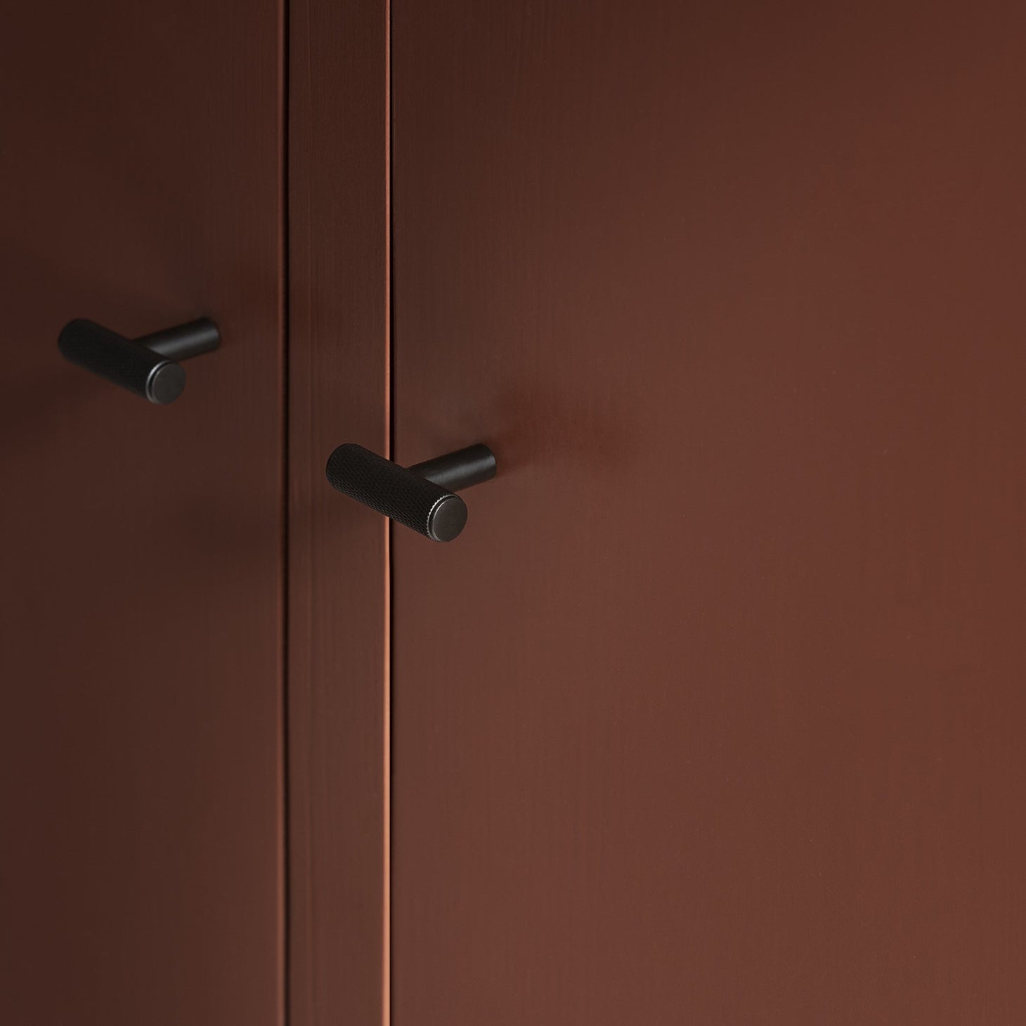 blomus Rof Bar Shaped Wall Hook Cabinet Knob Black Set of 2