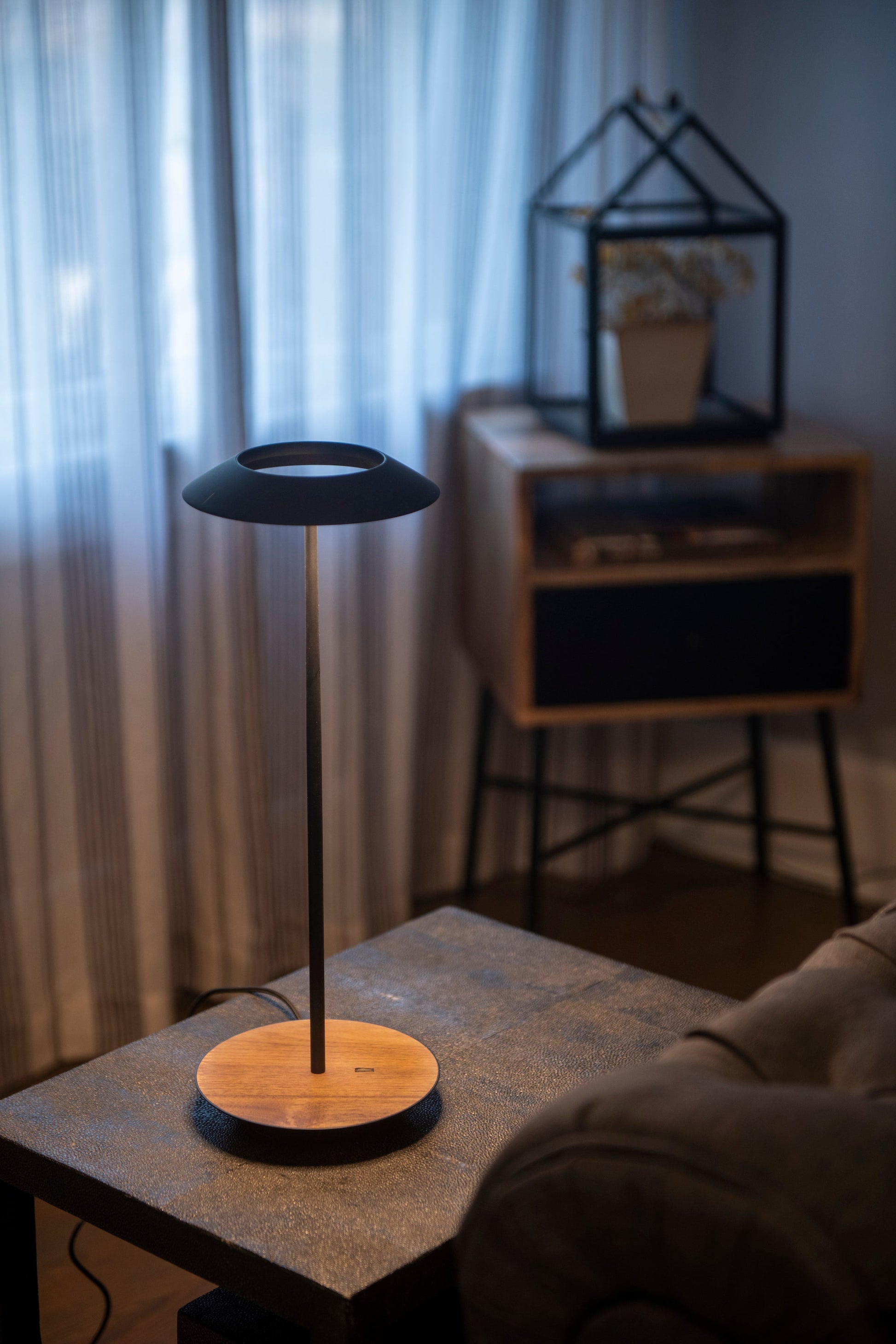 Royyo Desk Lamp Chrome Body Chrome Base Plate Ryo Sw Crm Crm Dsk by Koncept Inc