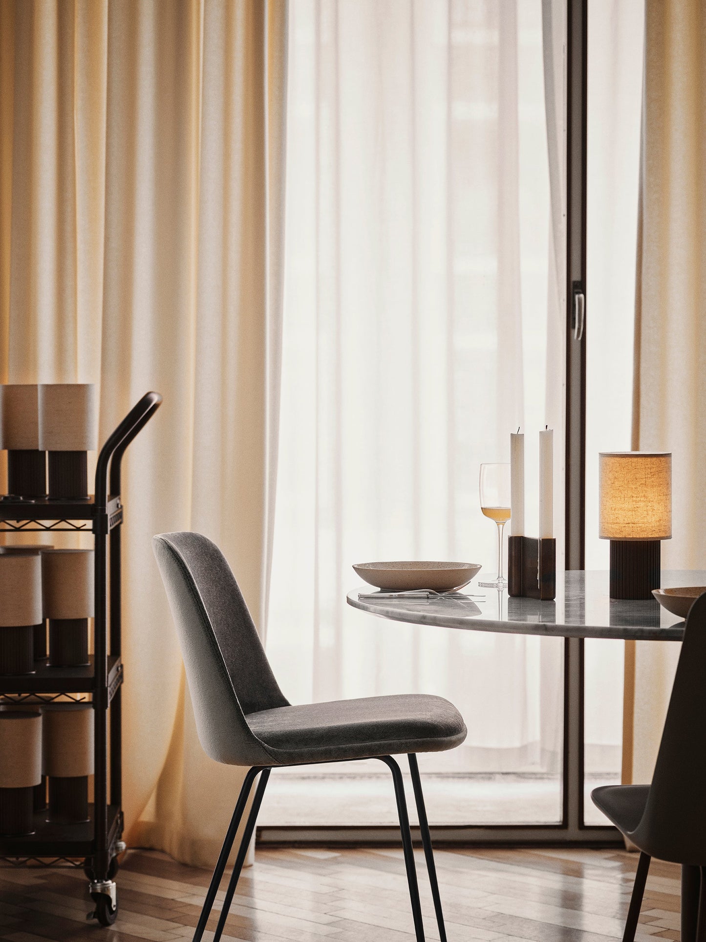 Manhattan Portable Lamp Sc52 by &tradition