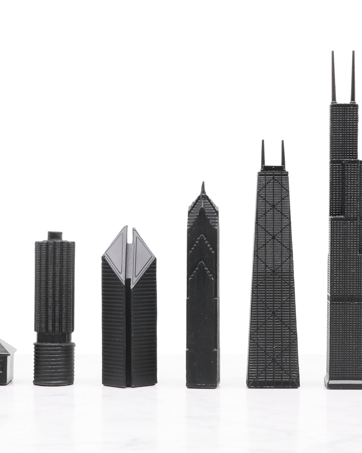 Skyline Chess Chicago Edition stainless steel chess set with carrara marble board – photo 3