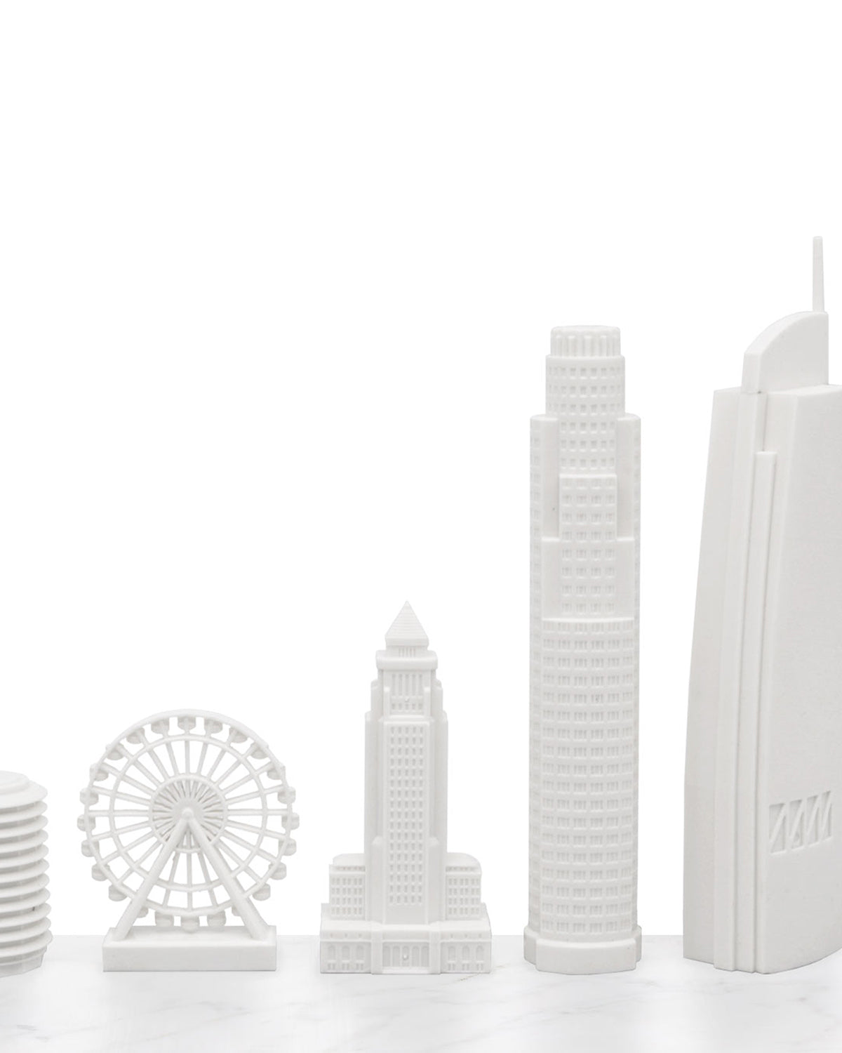 Skyline Chess New York vs Los Angeles Edition acrylic chess set with marble hatch board – photo 4