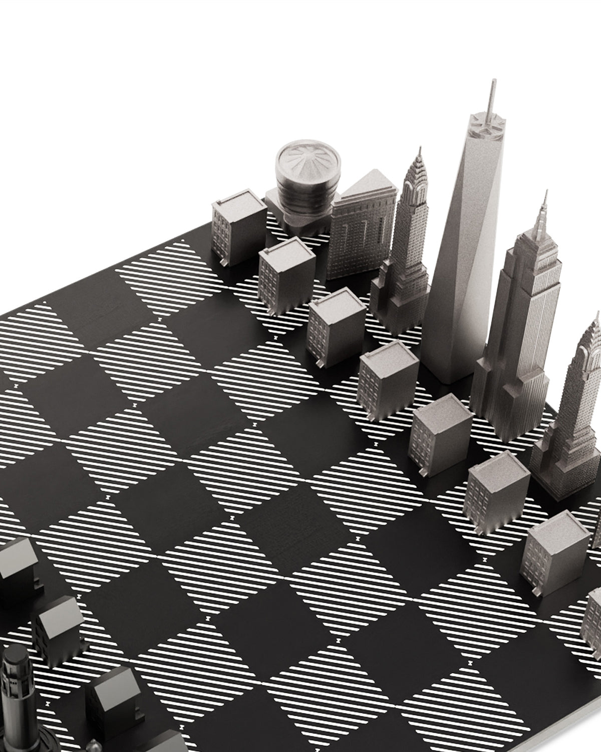 Skyline Chess New York vs San Francisco Edition stainless steel chess set with black & white hatch board – photo 3