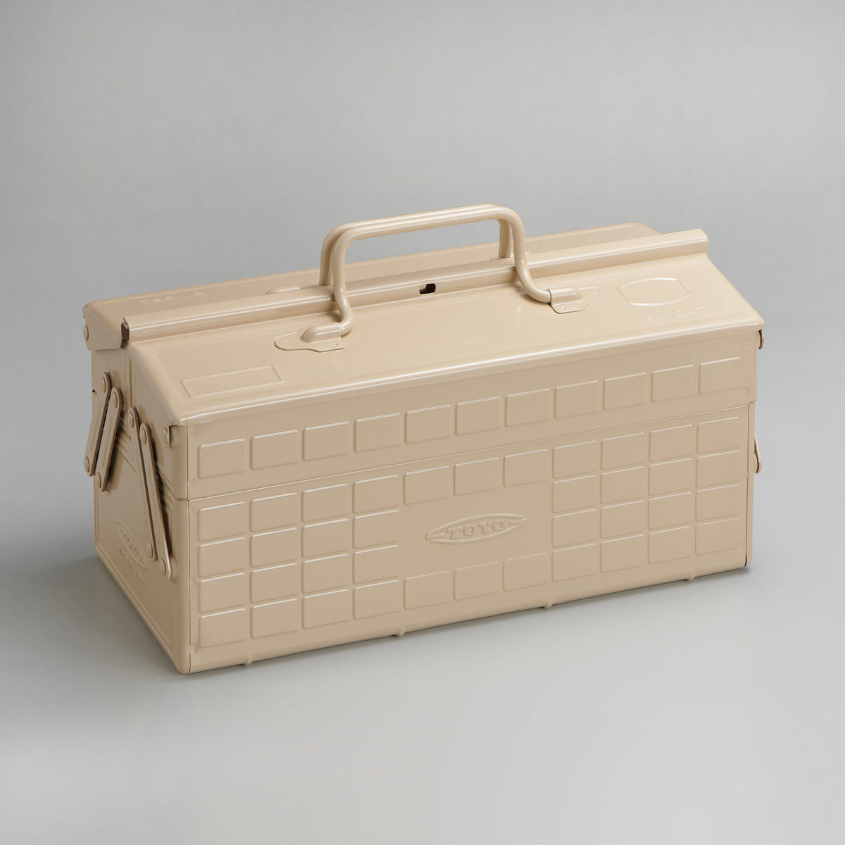 Toyo Steel ST-350 Two-Level Cantilever Toolbox – Beige, closed