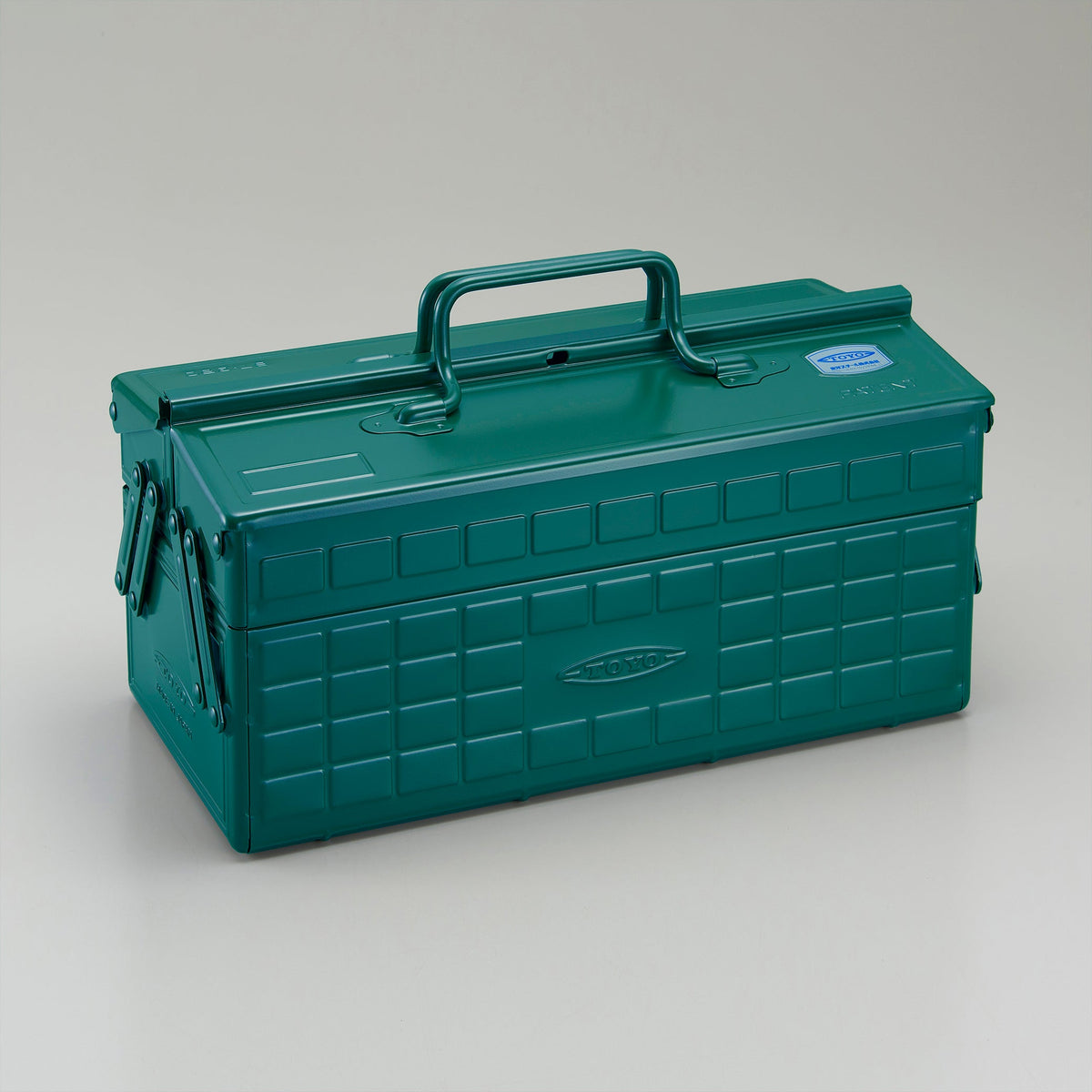 Toyo Steel ST-350 Two-Level Cantilever Toolbox – Antique Green, closed