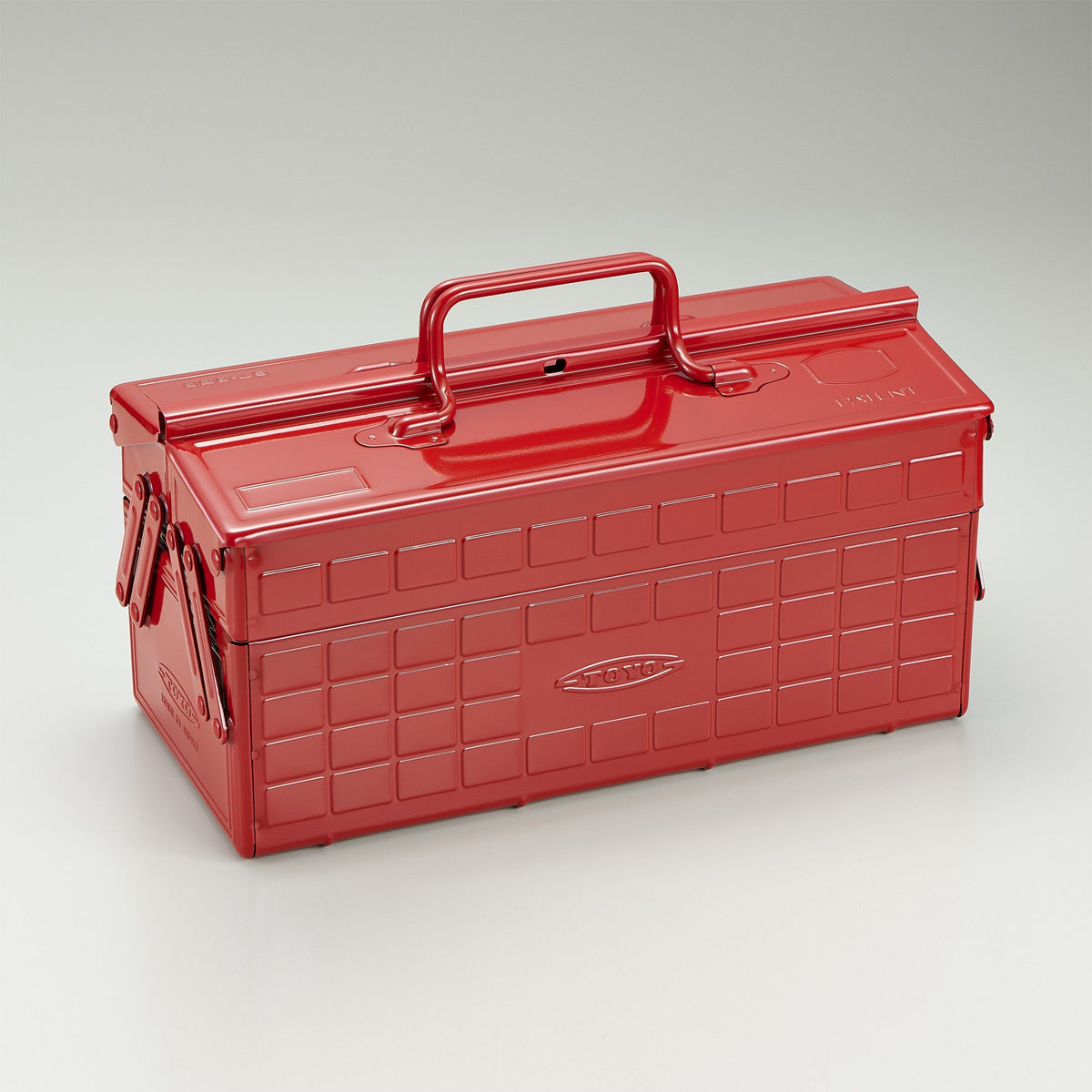 Toyo Steel ST-350 Two-Level Cantilever Toolbox – Red, closed