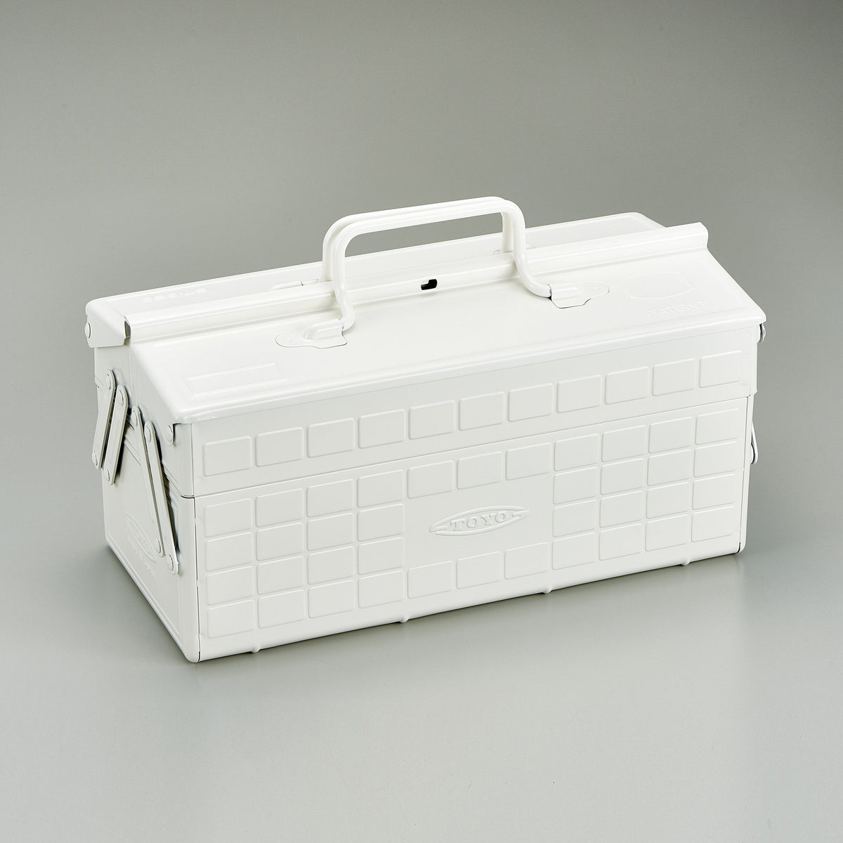 Toyo Steel ST-350 Two-Level Cantilever Toolbox – White, closed