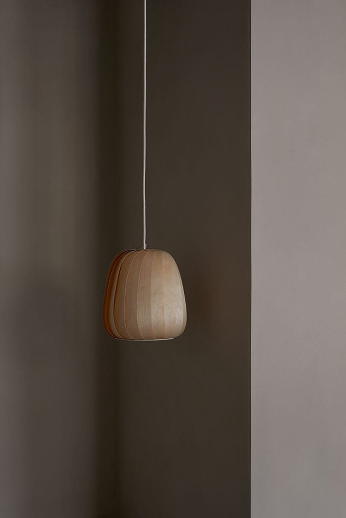 Tom Rossau ST906 pendant light – Natural Birch, studio