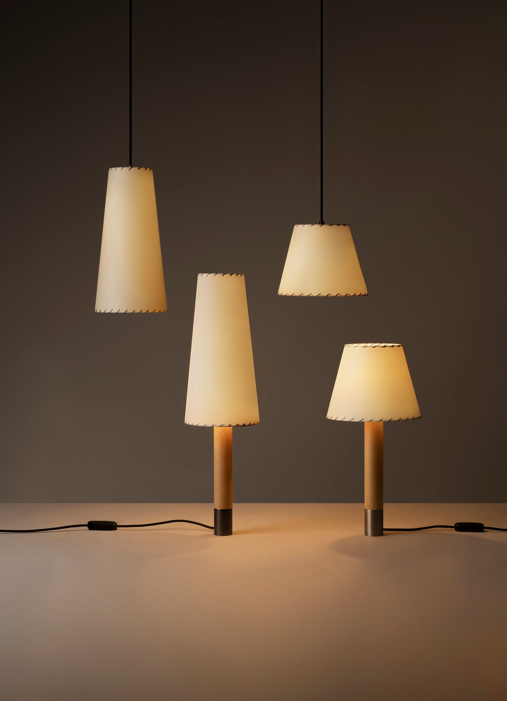 Santa & Cole Sísísí Cónicas pendant light in a contemporary kitchen interior
