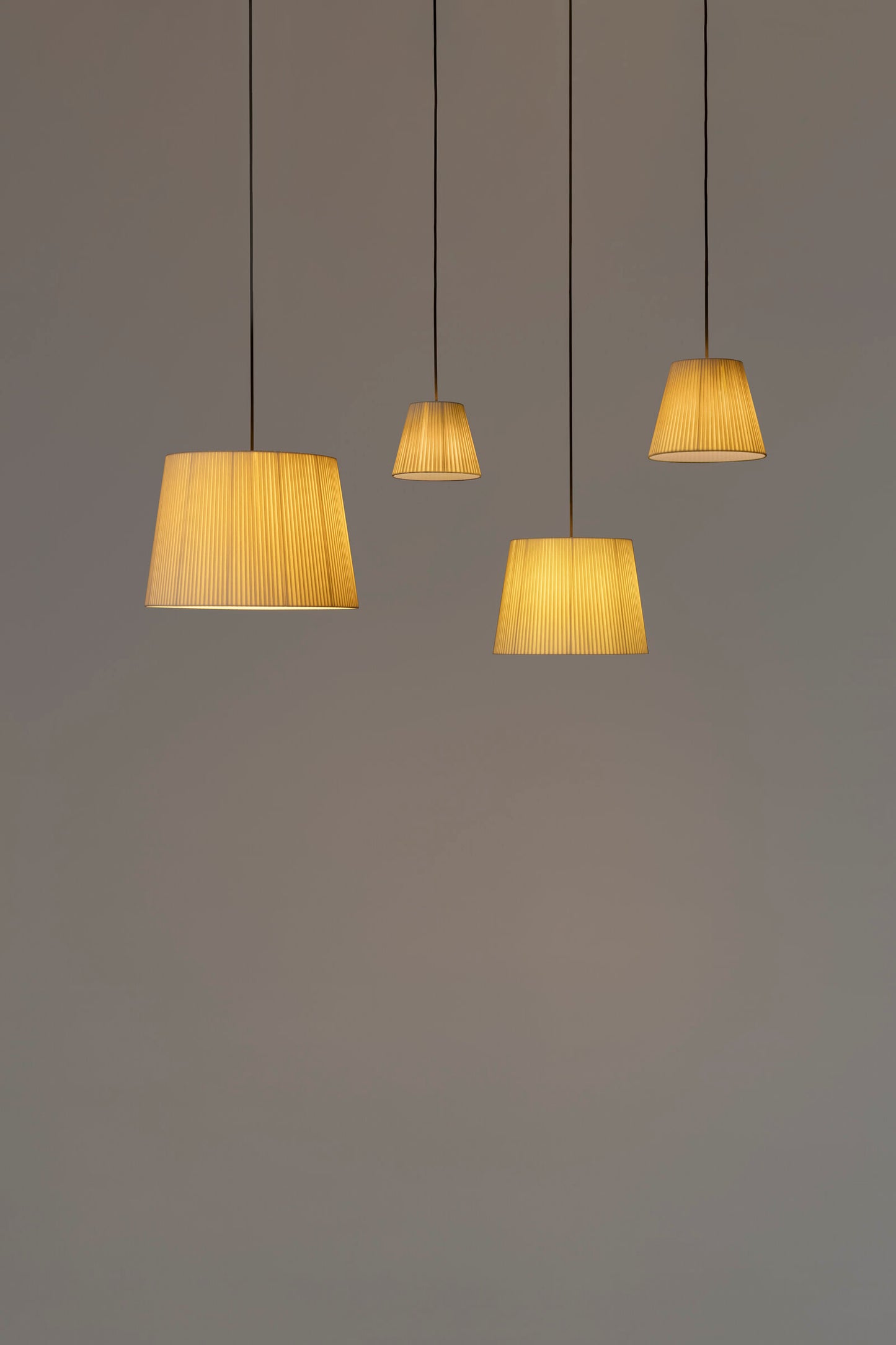 Decorative pendant lamp for bedrooms, dining rooms, and hospitality spaces