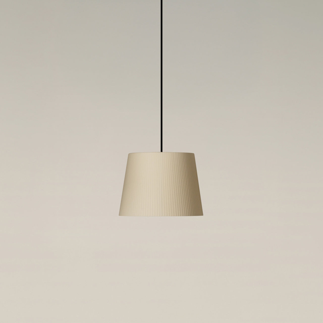 Designer Sísísí Cónicas GT3 pendant lamp in natural ribbon finish for dining rooms, lounges, and hospitality spaces