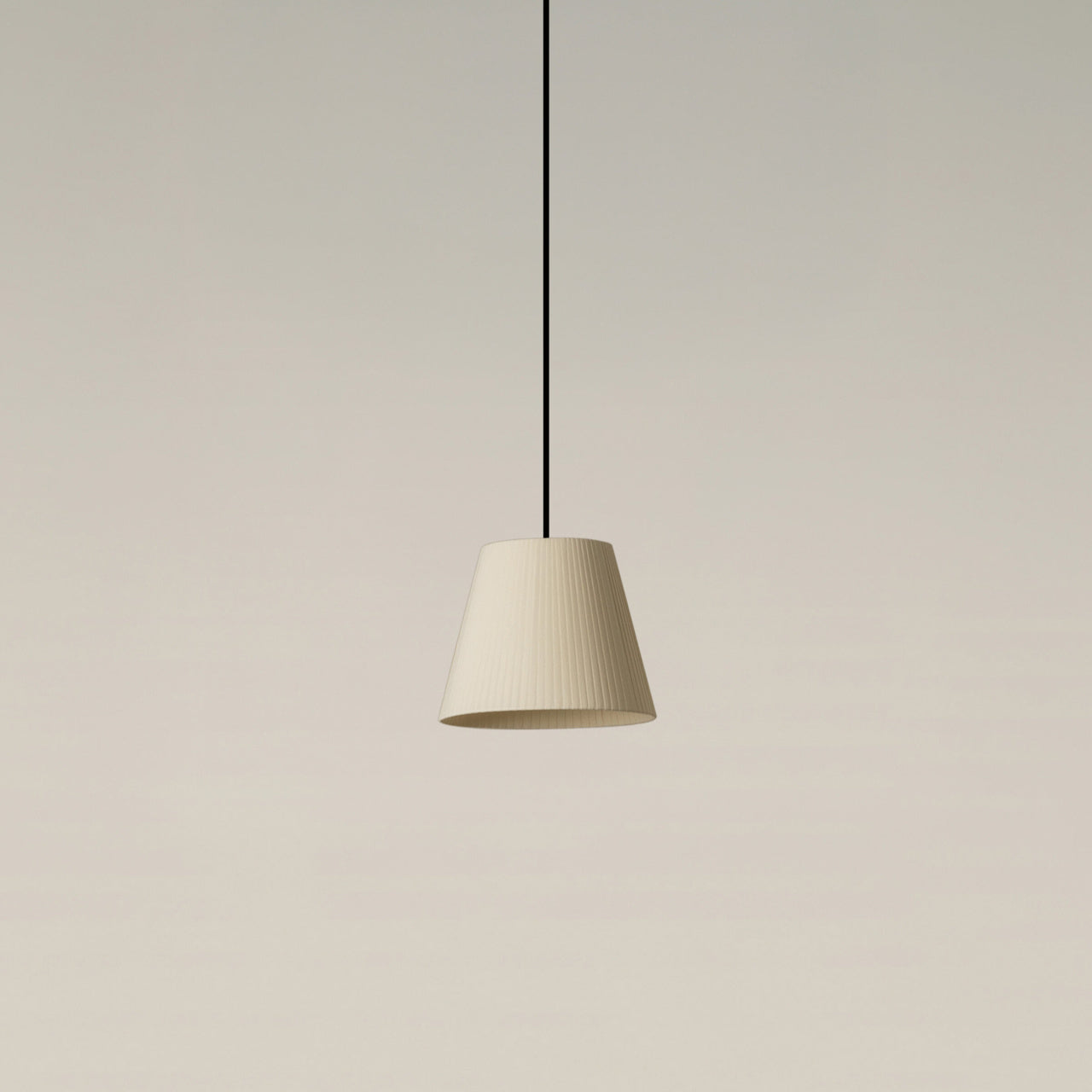 Designer Sísísí Cónicas MT1 pendant lamp in natural ribbon finish for dining rooms, bedrooms, and hospitality spaces