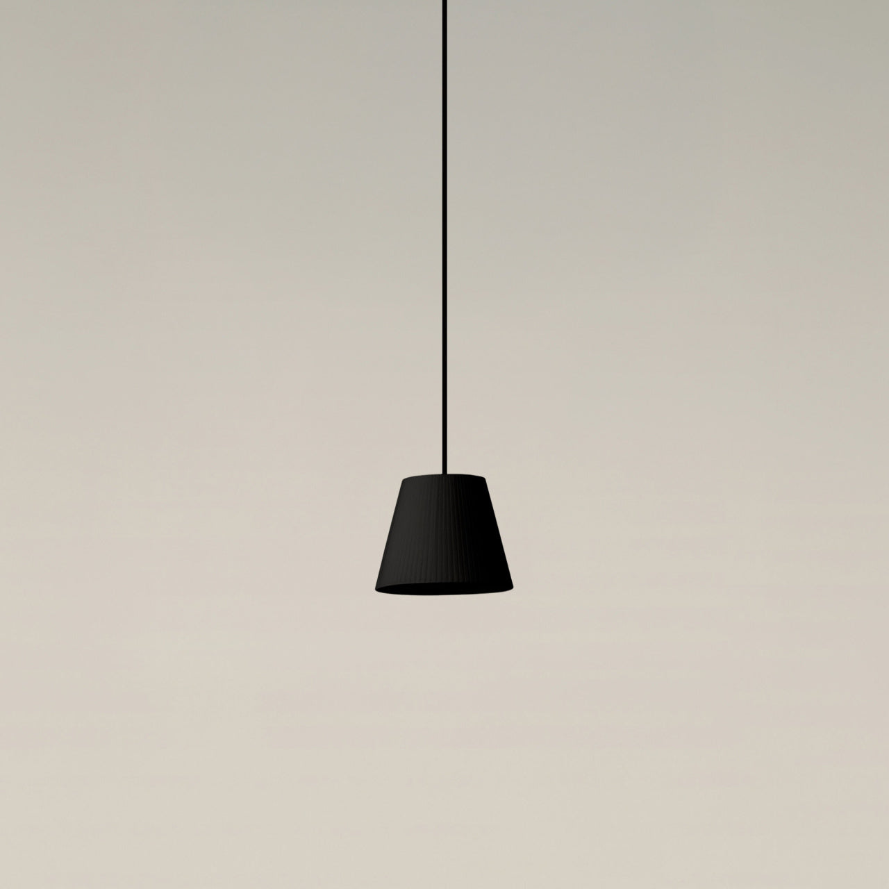 Sísísí Cónicas PT1 ceiling pendant featuring a handcrafted black ribbon shade and black metal canopy