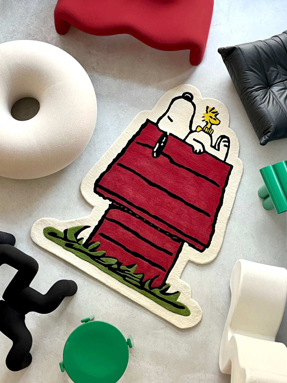 Maison Deux Peanuts Snoopy Doghouse Rug in Cream/Red – main view