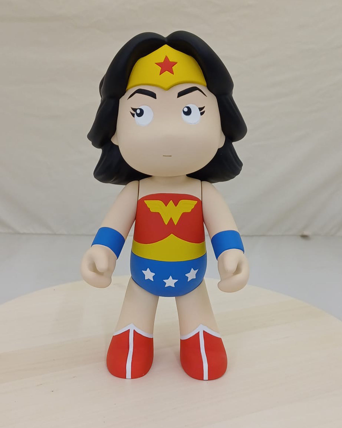 Leblon Delienne Wonder Woman Super Pop sculpture in Original multicolor, 10 inch
