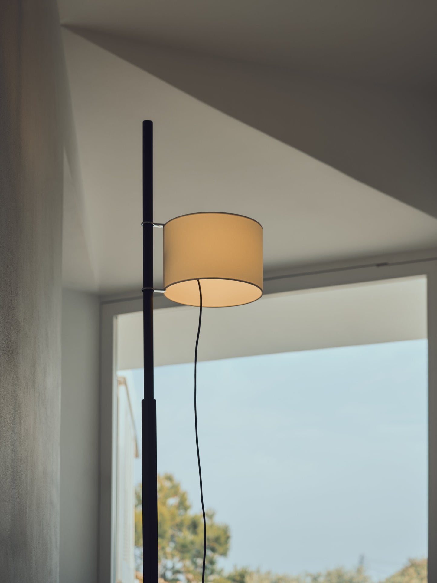 Santa & Cole TMM lamp with adjustable parchment diffuser for office and lounge settings