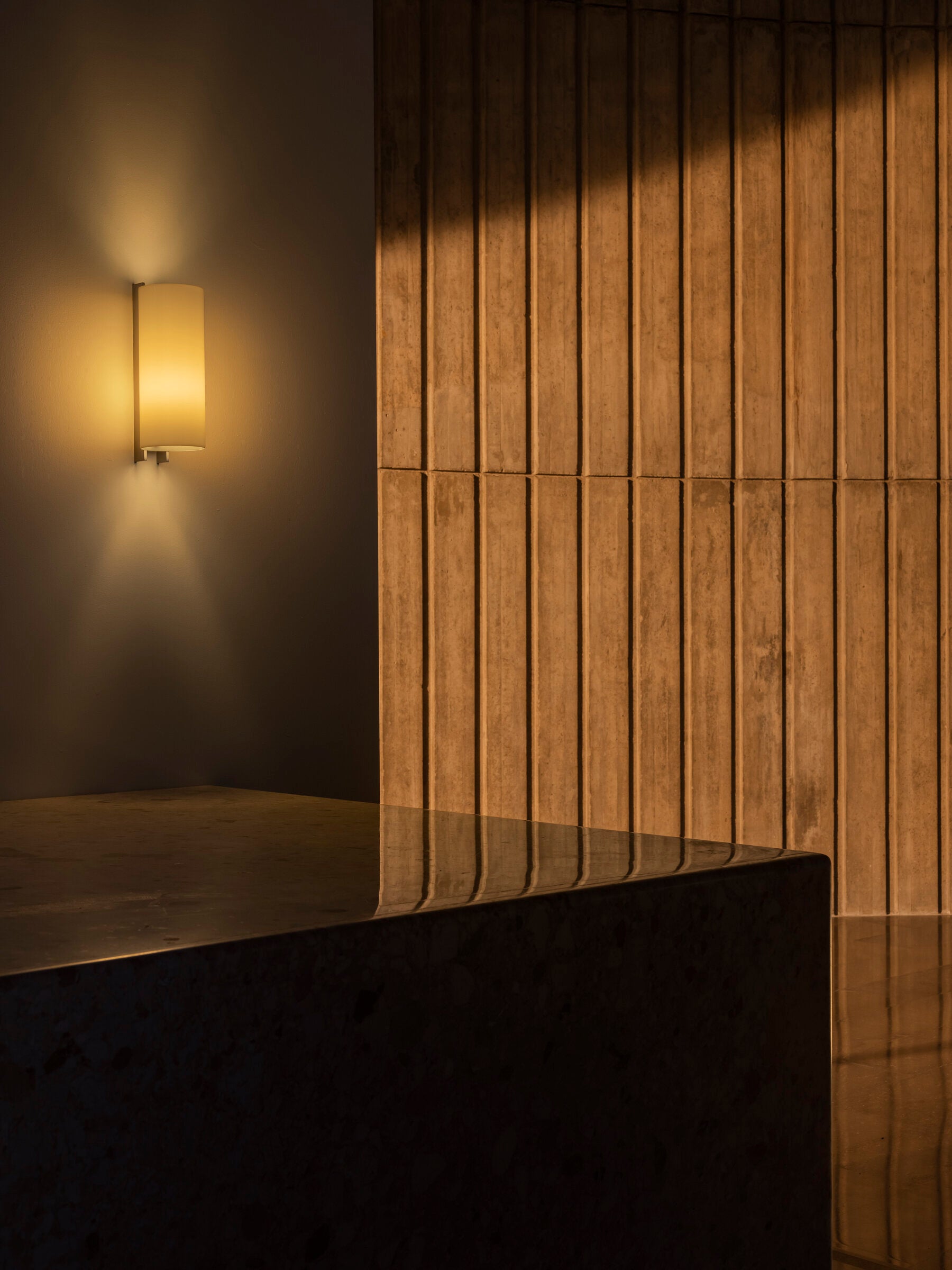 Santa & Cole TMM Metálico wall fixture for ambient lighting