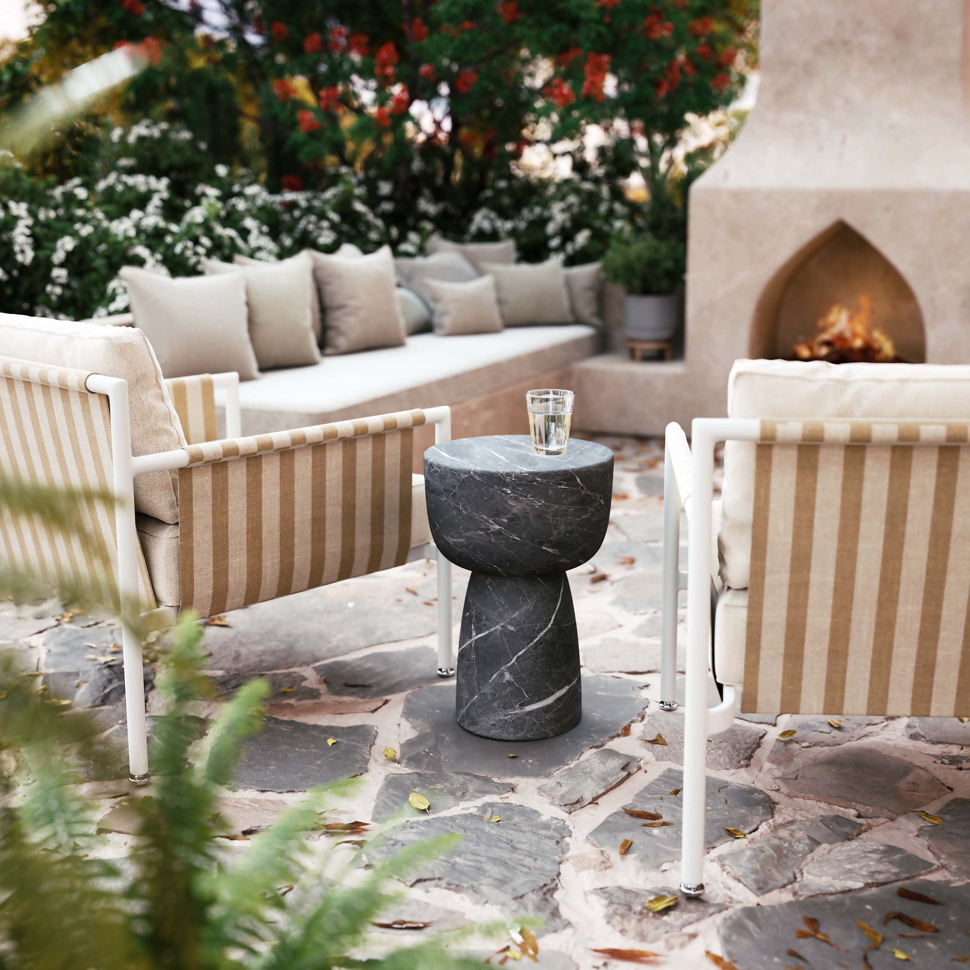 Charra Indoor/Outdoor Side Table Black by Tov Furniture