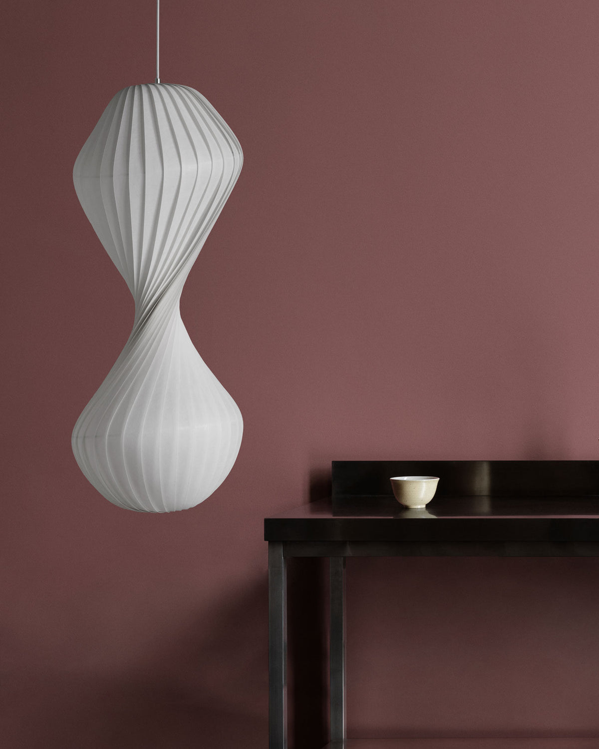 Tom Rossau TR32 pendant light – lit in a room