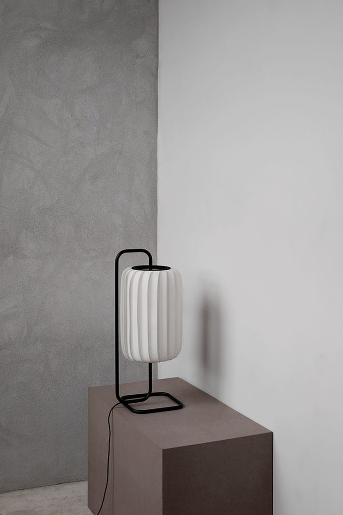 Tom Rossau TR37 table lamp – switched off, studio
