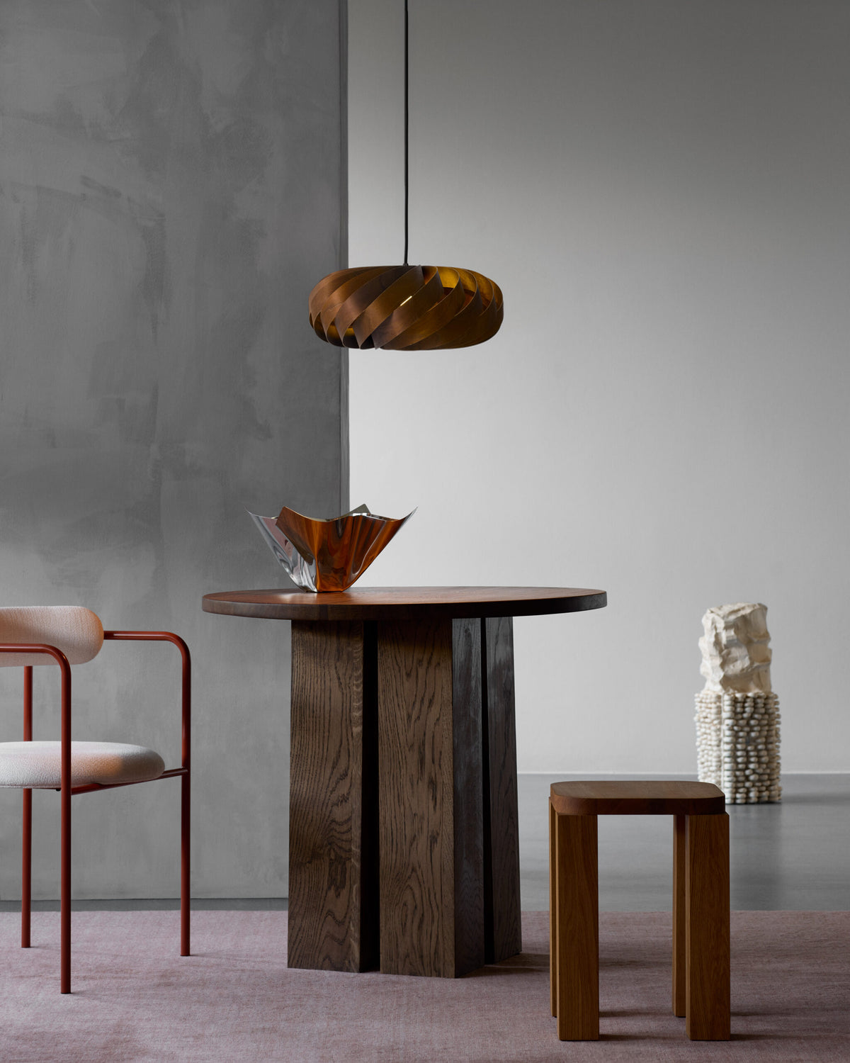 Tom Rossau TR5 pendant light – Teak Brown Birch, 15.75 in, lit, over a dining table