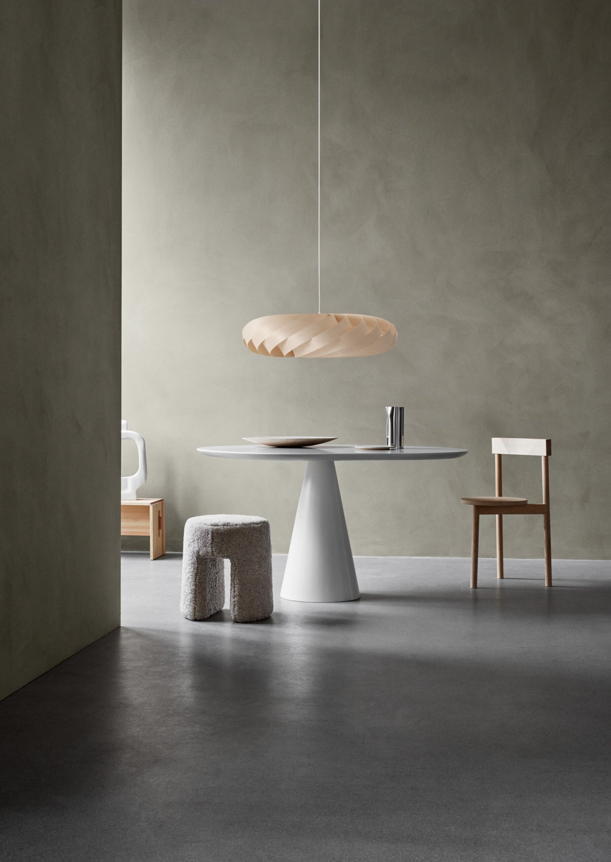 Tom Rossau TR5 pendant light – Natural Birch, 31.5 in, unlit