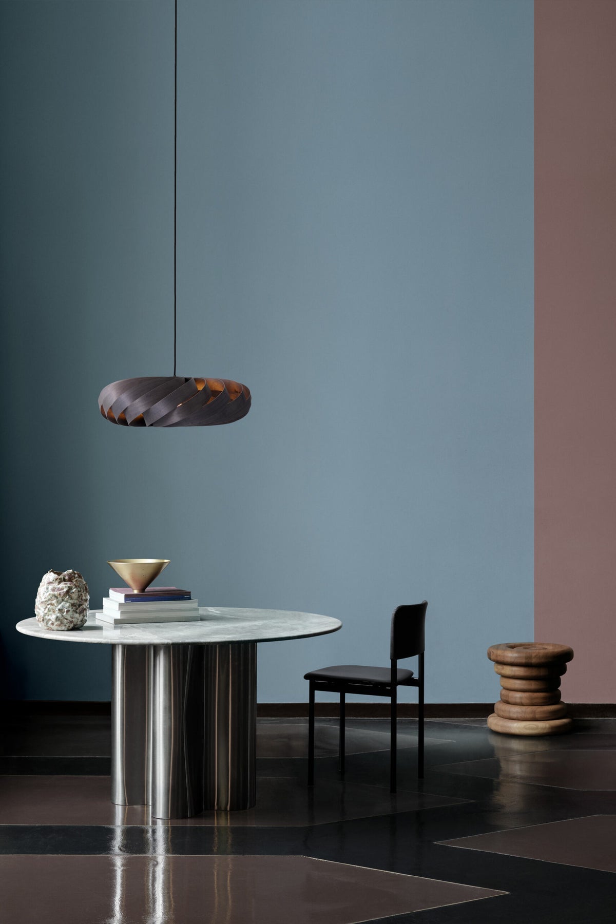 Tom Rossau TR5 pendant light – Brown Birch against a blue wall