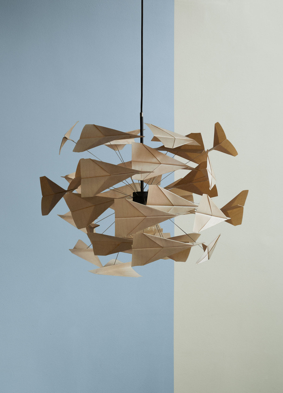 Tom Rossau TR747 pendant light – in a room