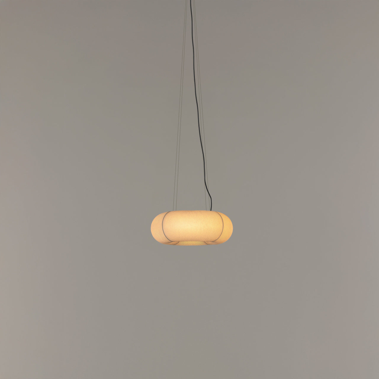 Designer circular pendant light with CRI 90 LED by Santa and Cole