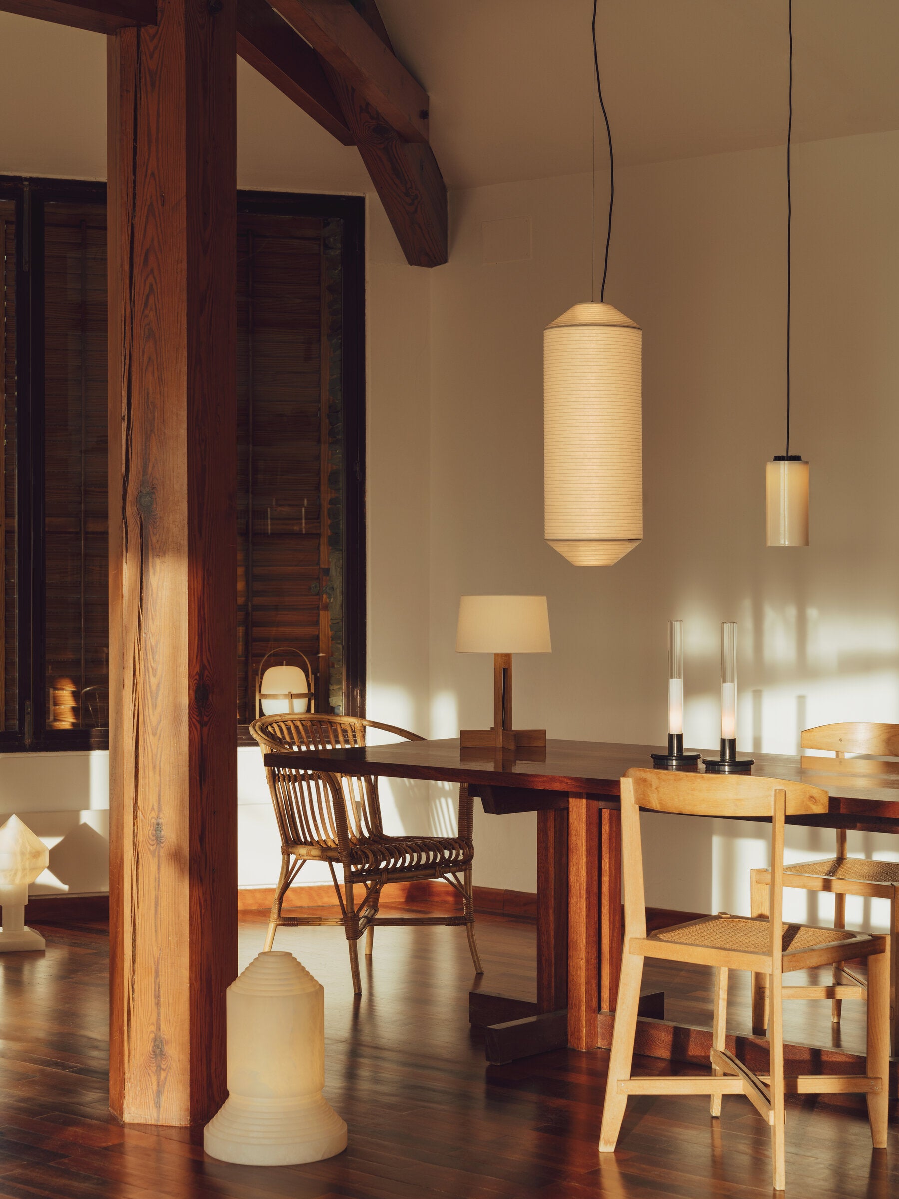 Santa & Cole Tekiò Vertical warm white pendant light