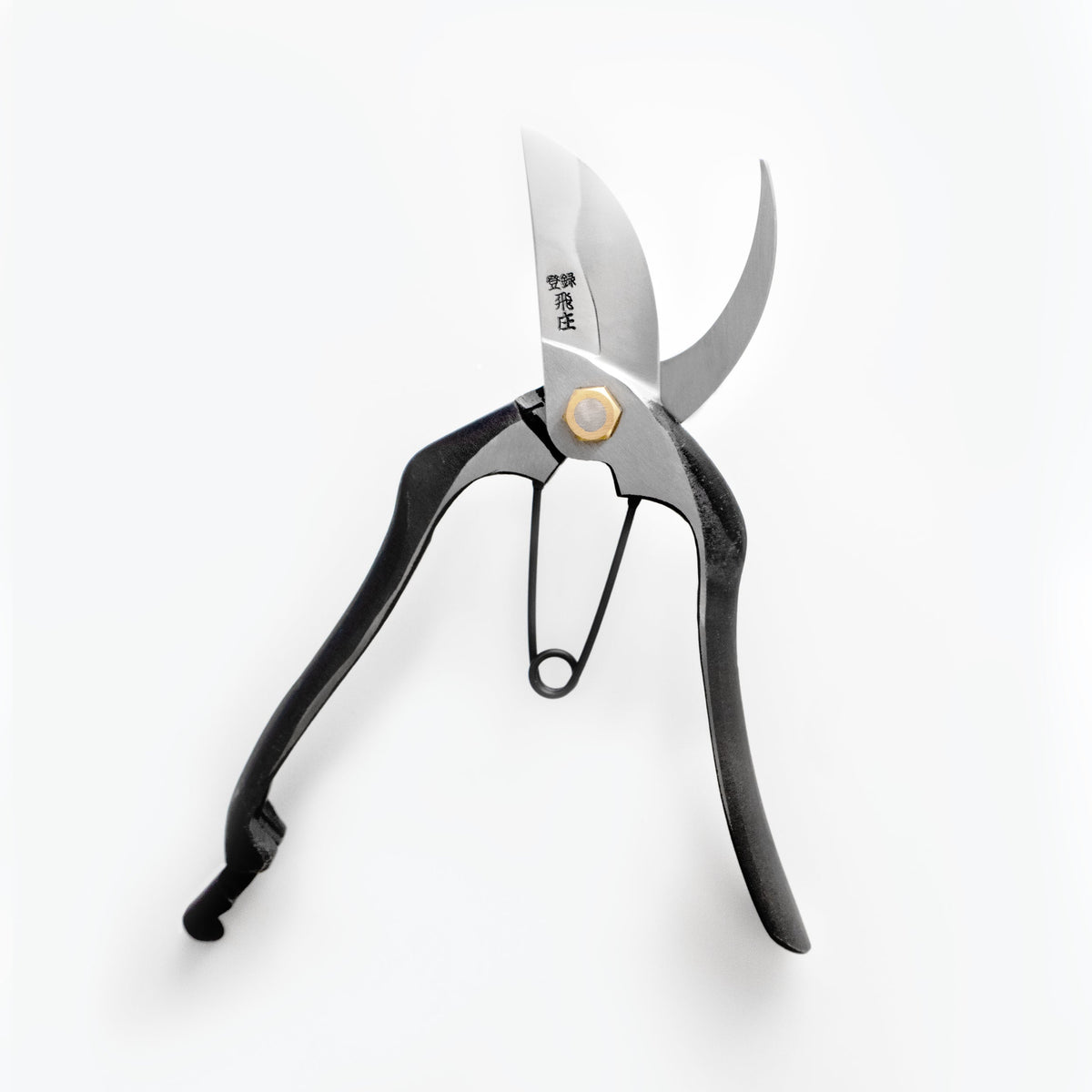 Tobisho Aogami Steel Pruning Shears (PS-07) – open, blades and spring