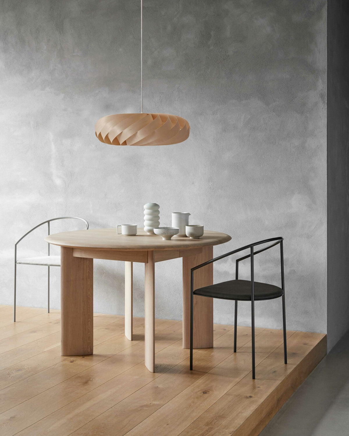 Tom Rossau TR5 pendant light – Natural Birch, switched off