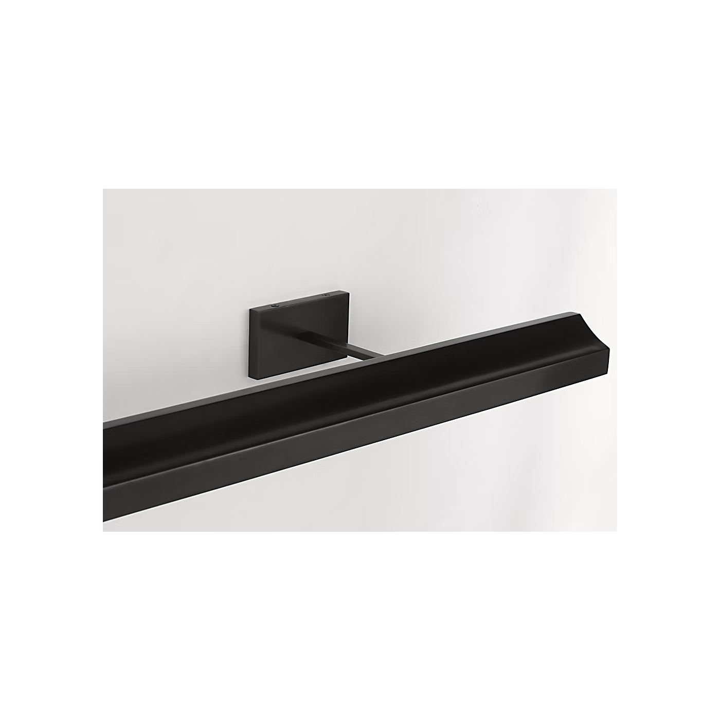 Bronze wall mounted picture light for gallery and home decor