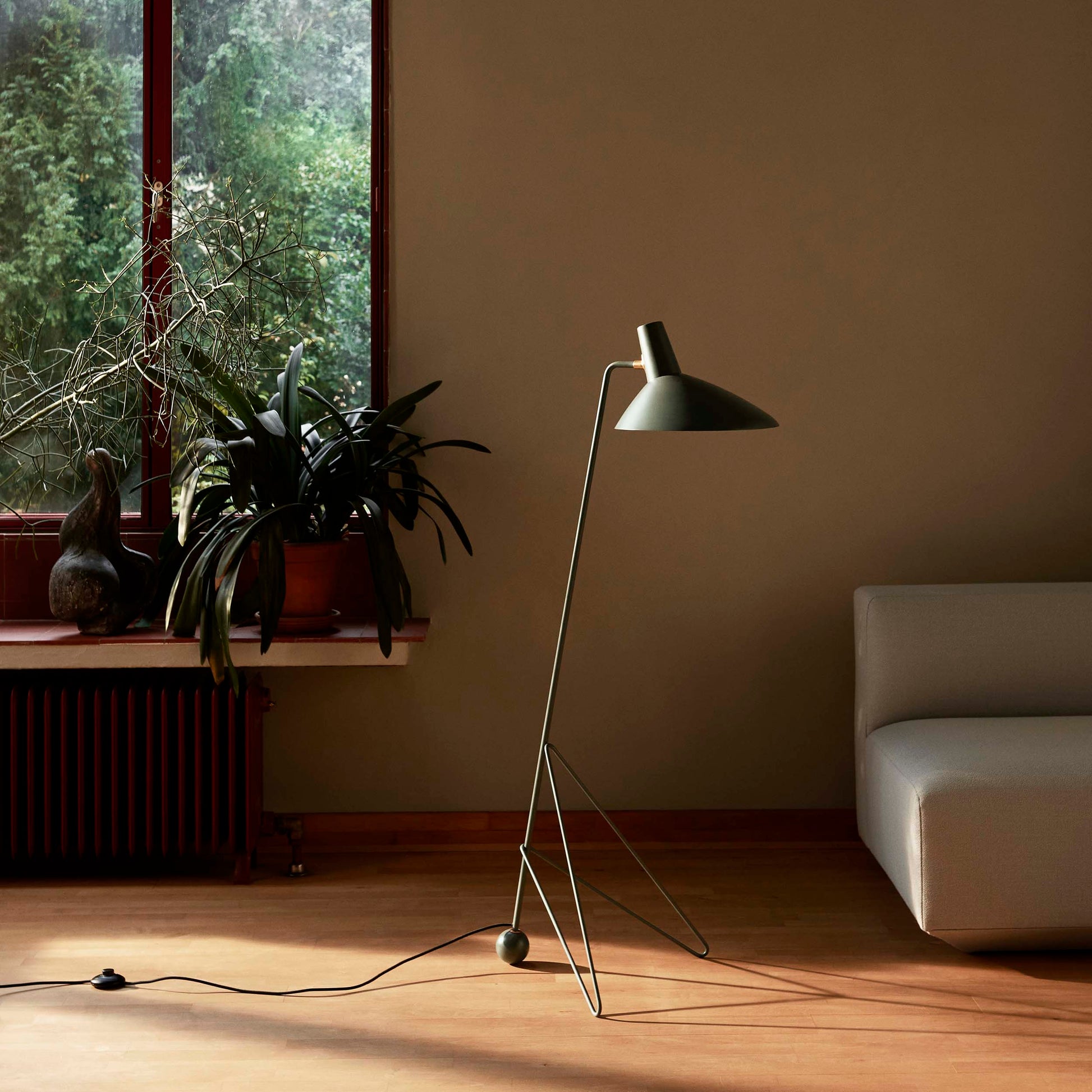 Tripod Hm8 Floor Lamp by &Tradition