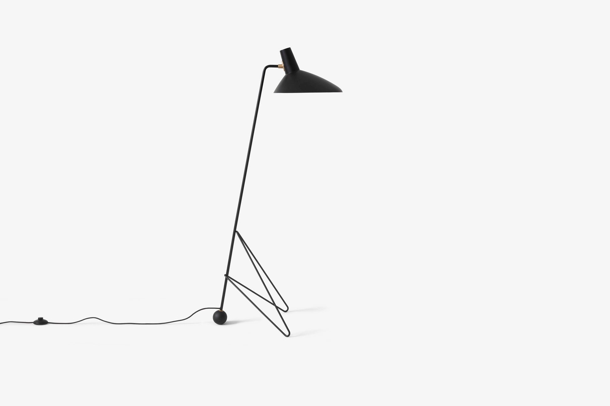 Tripod Hm8 Floor Lamp by &tradition