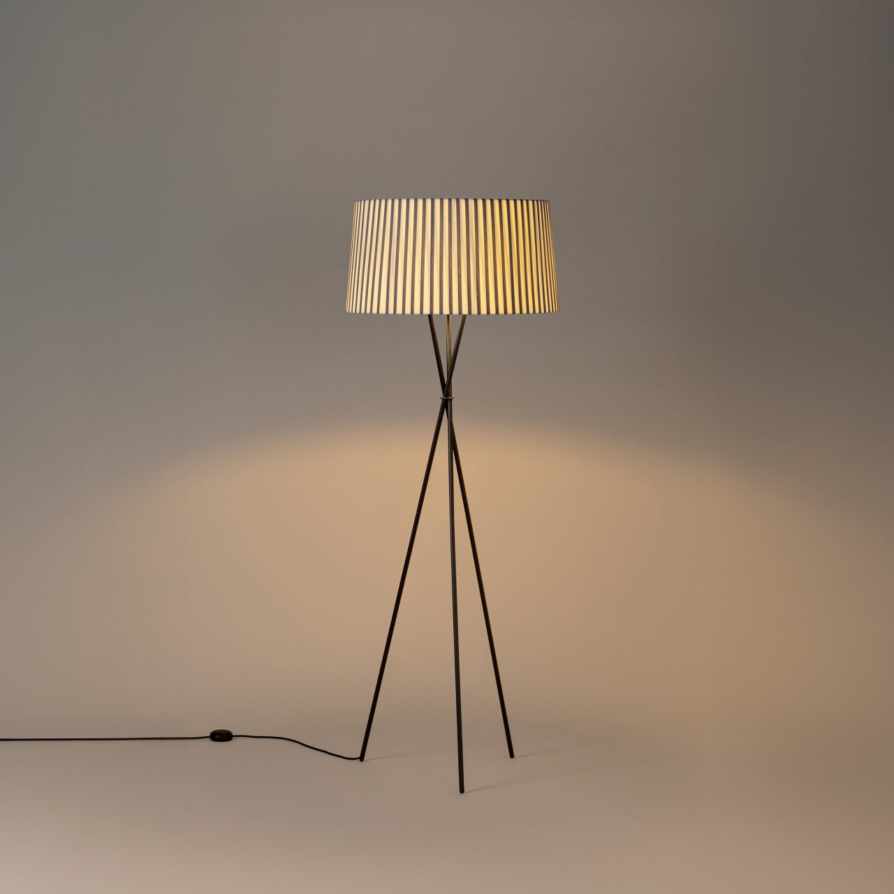 Santa and Cole Tripode G5 floor lamp with striped fabric shade