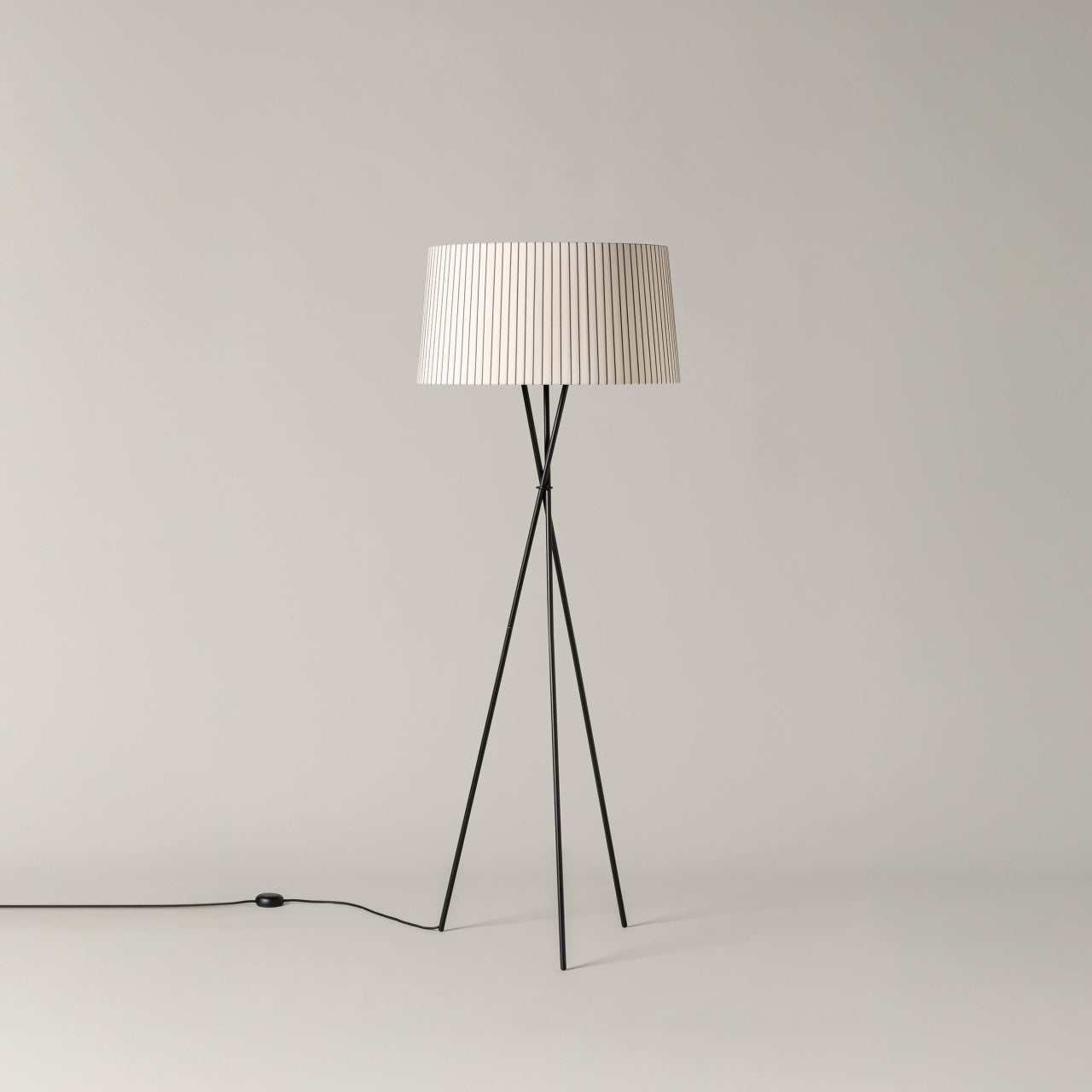 Santa and Cole Tripode G5 floor lamp with Diplomática striped shade