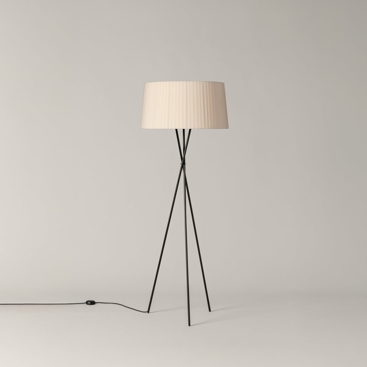 Trípode G5 Designer Floor Lamp by Santa & Cole