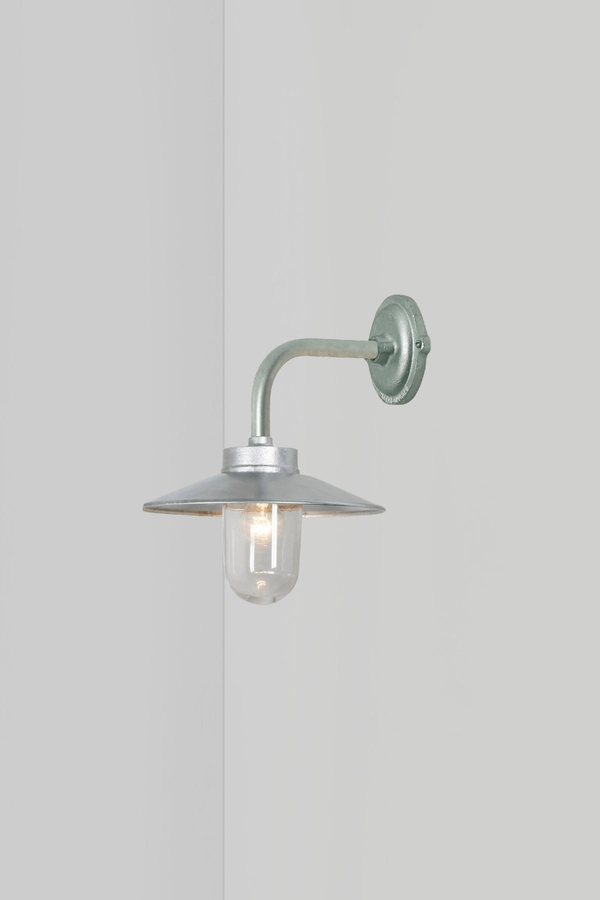 Exterior Bracket Light, Right Angle by Original BTC (photo 7)