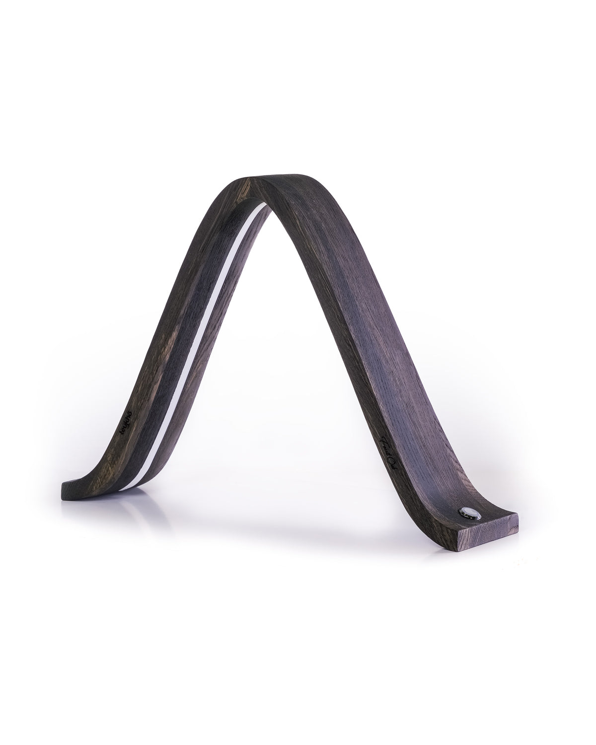 Teukho Lambda fossil oak LED table lamp in Black, three-quarter view on white