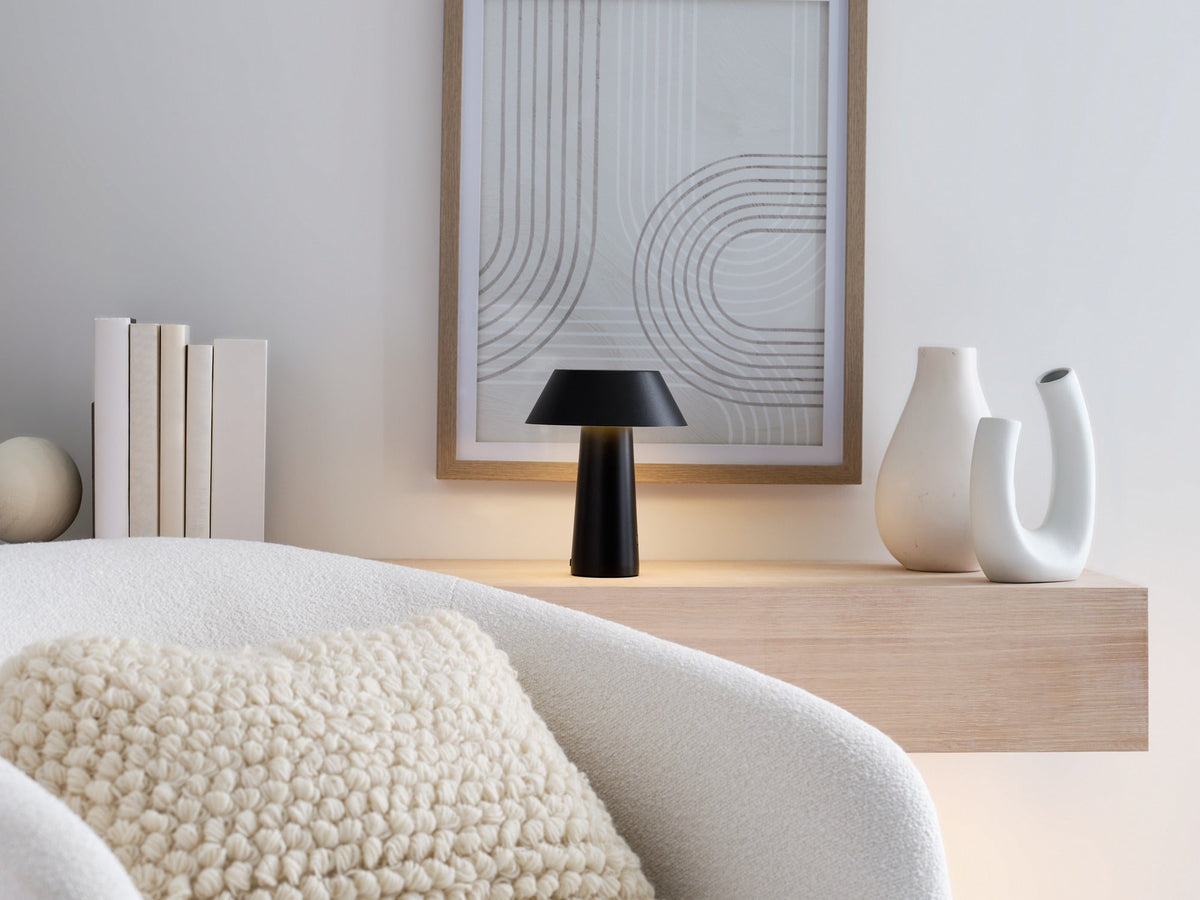 Sesa Short Accent table lamp in Black, lit