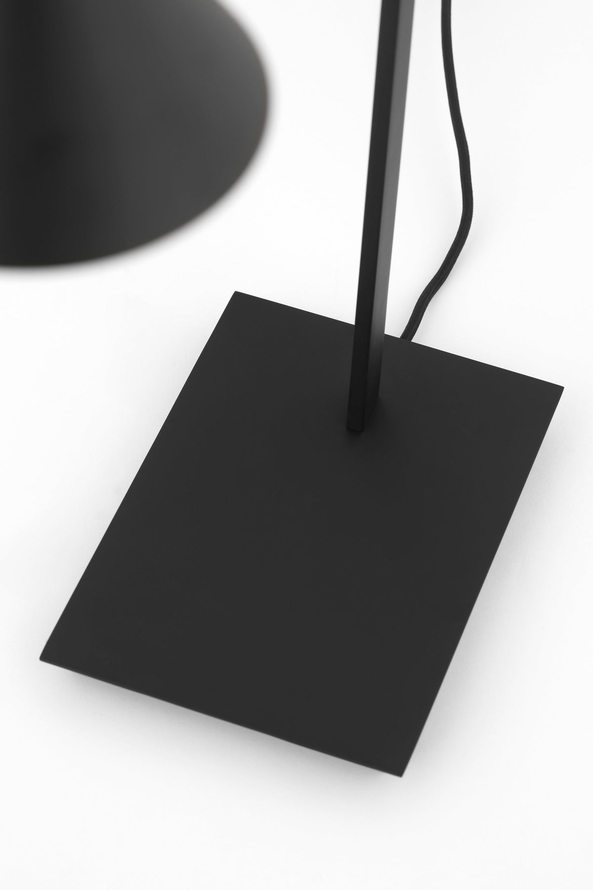 Second detail of the Midrand 19 lamp