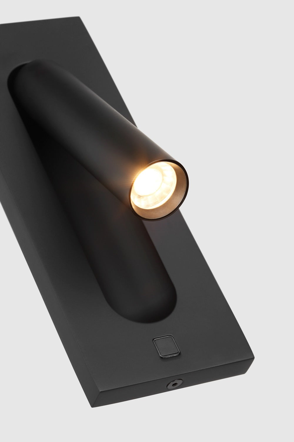 Visual Comfort Ponte 7 Task Sconce – view 5