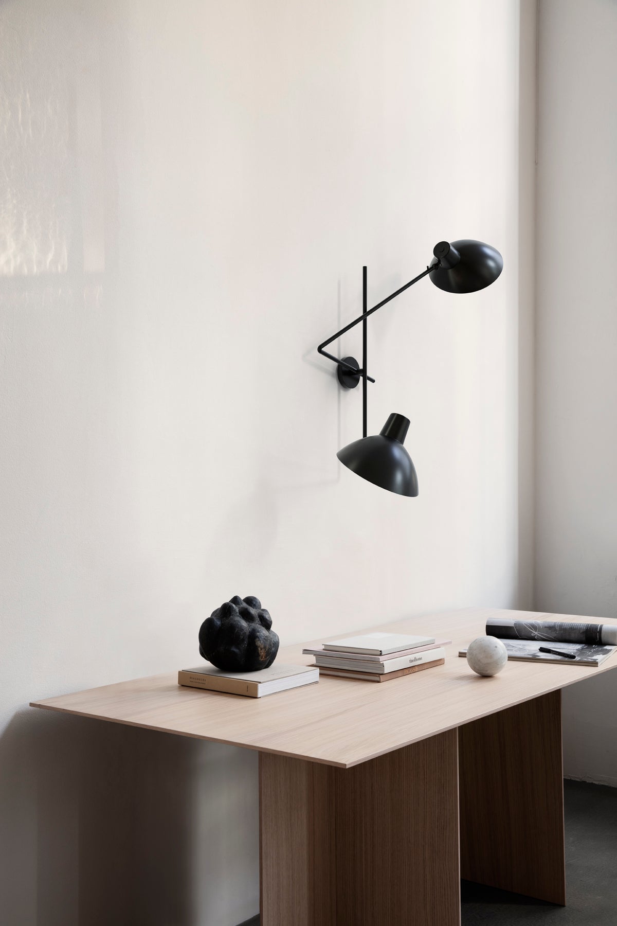 Astep VV Cinquanta Wall Twin by Gino Sarfatti – room setting 2