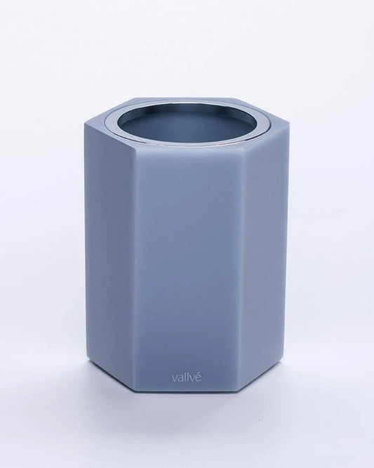 Vallvé Hexa toothbrush holder in Light Sky resin – photo 1