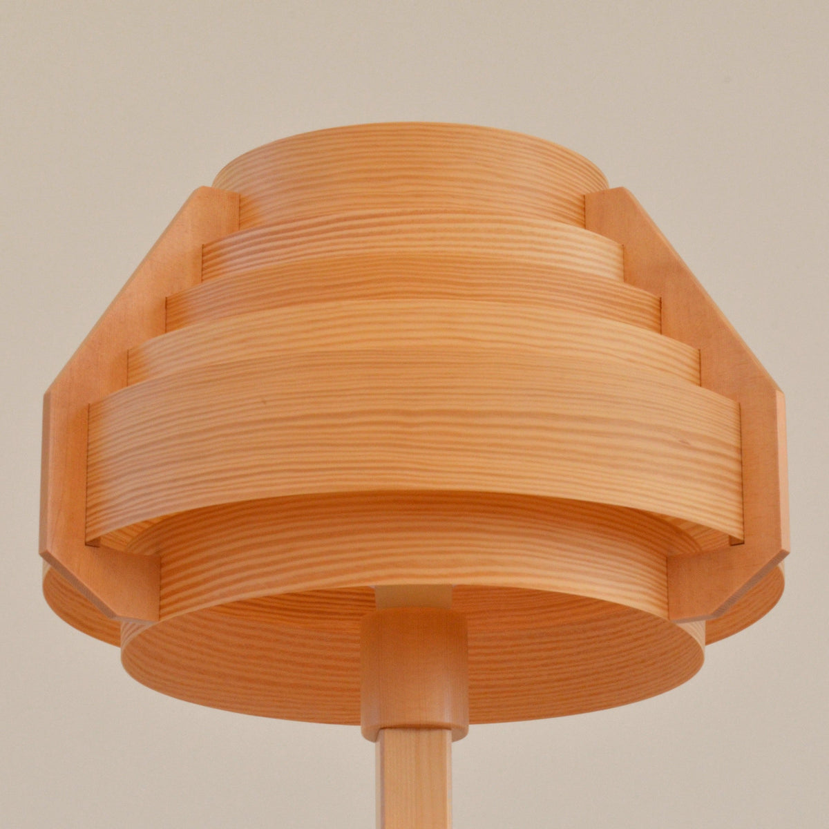 Yamagiwa Jakobsson Pine Floor Lamp, photo 4 (image 4 of 7)