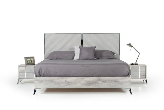 Nova Domus Alexa Italian Modern Grey Bed and 2 Nightstands Set