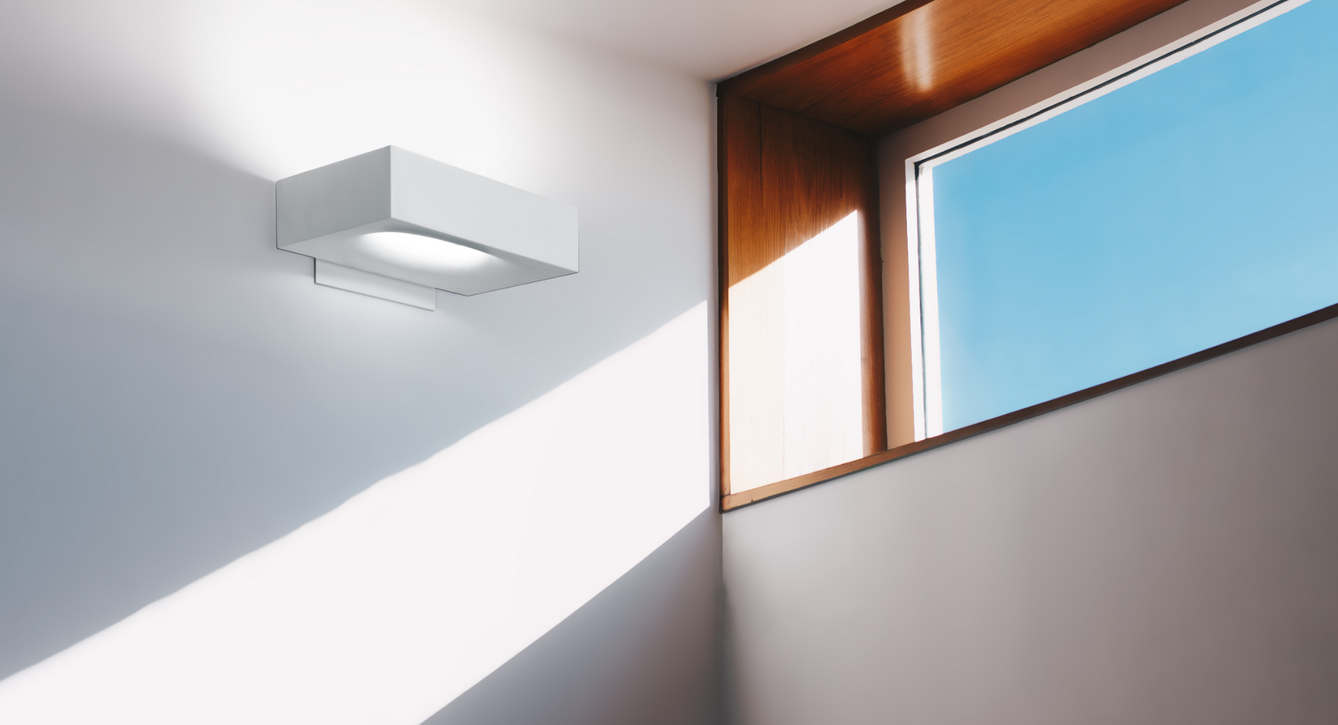 Artemide Melete architectural wall light with indirect illumination